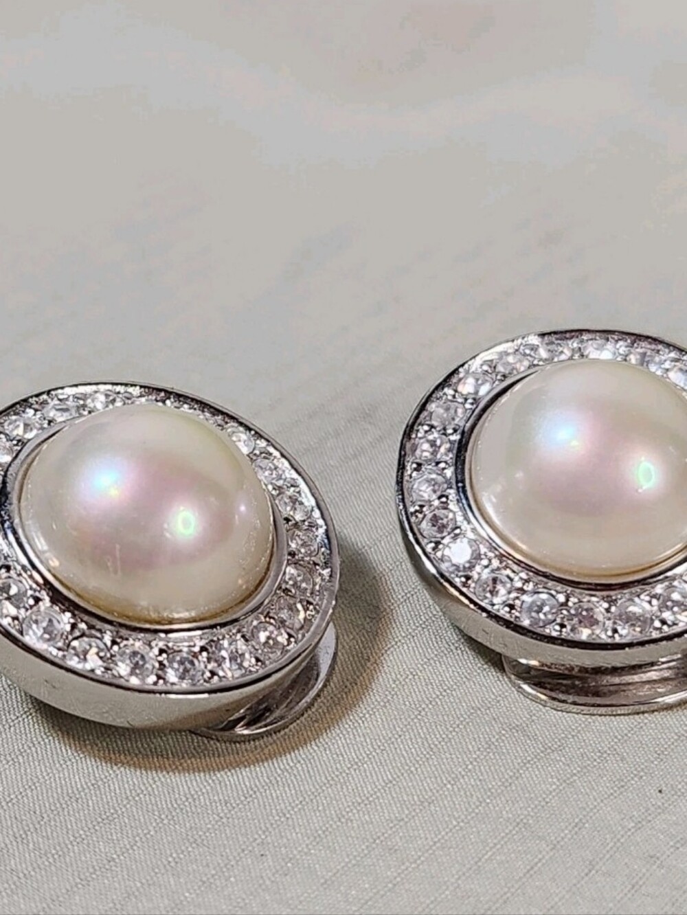 Christian Dior Vtg Signed Silvertone Halo Faux Pearl Rhinestone Clip Earrings - Picture 2 of 5